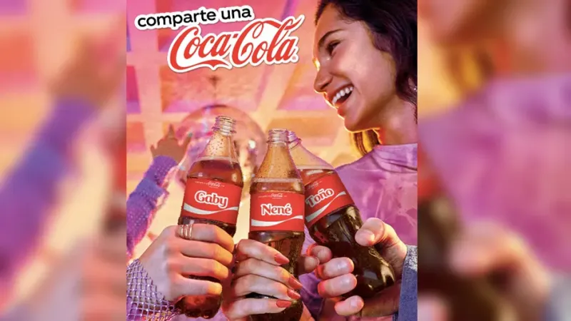 Coca-Cola trae de regreso su legendaria campaña “Share a Coke”.