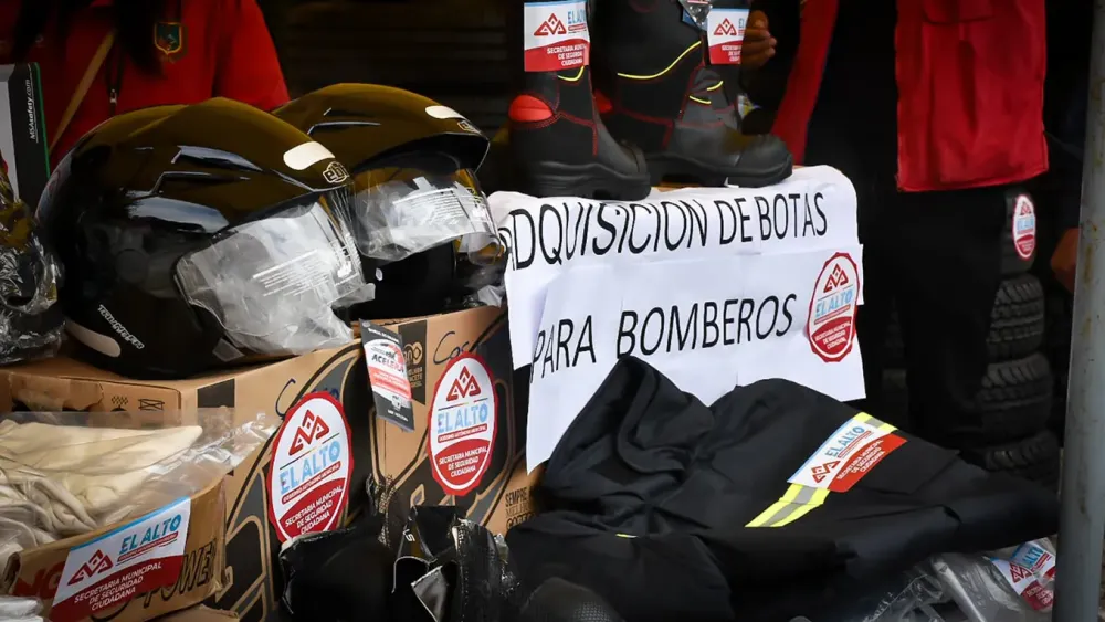 Eva Copa equipa la Policía.